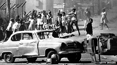 1976年的索韋托起義黑人示威者遭到鎮壓