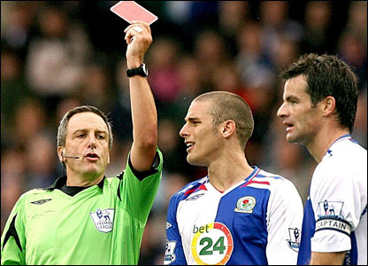 内尔森终场前被罚下