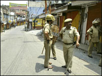 जम्मू में तैनात पुलिस के जवान