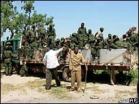 Chính phủ chuyển tiếp tại Somalia nói họ đang buộc nhóm dân quân rút lui 