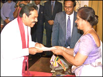 प्रधानमंत्री राजपक्षे और राष्ट्रपति कुमारतुंग