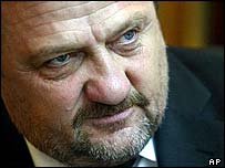 اخمد کادیروو