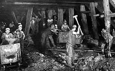 Miners working at Dolcoath