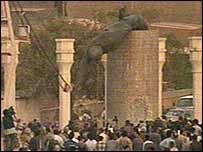 9 Nisan 2003'te Bağdat'taki Saddam Hüseyin heykelinin devrilmesi