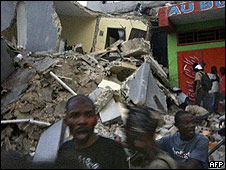 Imagen publicada en Twitter tomada en Puerto Príncipe tras el terremoto. 