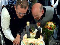 Sňatek homosexuálů