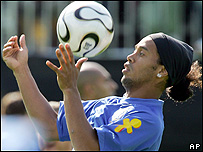 برازیلی فٹبالر رونالڈینیو