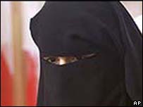 برقعہ پوش خاتون