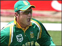 گریم سمتھ :ایک سال میں دو مرتبہ پابندی