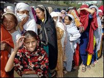 مظفر آباد میں زلزلے سے متاثرہ افراد 