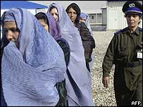 افغان عورتیں پولیس میں بھرتی ہو رہی ہیں