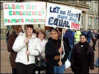 Strikers in Victoria Square