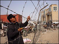 پاک افغان سرحد پر پاکستانی گارڈ