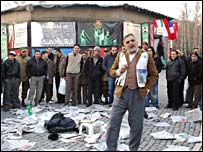 یک نمایش خیابانی در جشنواره تئاتر فجر که از 18 دی ماه در تهران آغاز شده است، عکس از بابک بروزیه