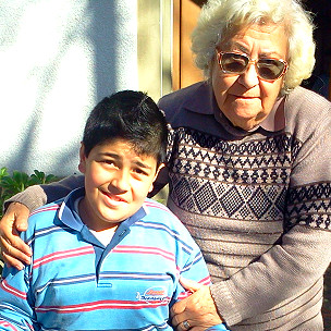 Guido Comparato y su abuela Gloria María Echevarría