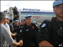 Policiais chineses chegam a Porto Príncipe