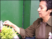 Maria Arbelaez pôs flores na estação de Stockwell