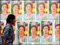 कोलंबो में चंद्रिका कुमारतुंगा के पोस्टर