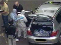 Londra'daki operasyonda yakalanan zanlılardan biri