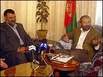 محمود حجتی وزير جهاد کشاروزی ايران (سمت چپ) در ديدار با حسين انوری وزير کشاورزی و دامداری افغانستان