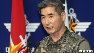 金龍炫少將在首爾會見媒體記者(6/3/2013)