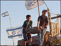 Colonos prometem reconstruir o que for destruído