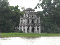 Tháp Rùa giữa Hồ Gươm tại Hà Nội 