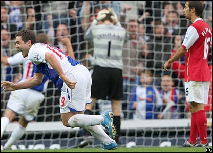 莱曼的失误使得主队布莱克本扳平比分。