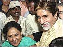 अमिताभ बच्चन अपनी पत्नी जया बच्चन के साथ