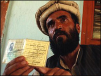 نبی صديقی، افسر پليس افغان ادعا می کند که در بازداشتگاه نيروهای ائتلاف در بگرام، مورد آزار جسمی و جنسی قرار گرفته است