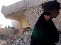 Bağdat'ta bir saldırı sonrası hasar gören binalar