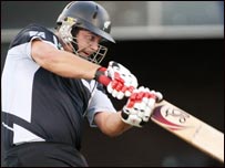 न्यूज़ीलैंड की ओर से सबसे अधिक 77 रन मैकमुलन ने बनाए