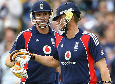 Pietersen and Flintoff batted brilliantly together