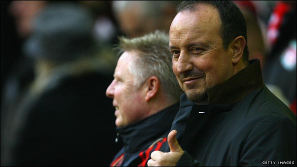 Rafa Benitez gives the thumbs-up