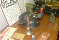 Eitemau yn ymwneud a'r Ail Rhyfel Byd