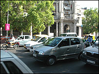 भारत में वाहन चलाना बहुत ख़तरनाक साबित हो सकता है