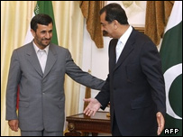 احمدی نژاد و نخست وزیر پاکستان AFP