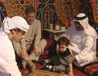 Hywel efo Abraham, Ryan a Zayed