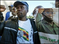 طرفداران رابرت موگابه 