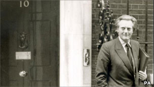 Michael Heseltine walking out of 10 Downing Street