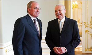 Václav Klaus s velvyslancem USA v ČR Craigem Stapletonem