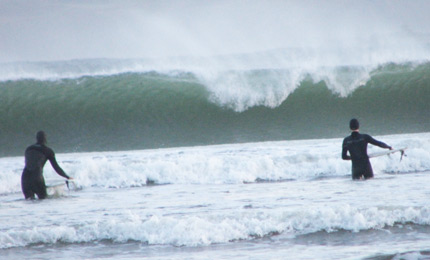 Face it brothers. Time to find a lull and face the ever colder water of the Irish winter. Josh and Jay (still no hoodie) go in search of some dawn gold. Pic Mark Dec 06
