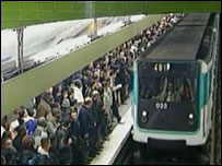 Passageiros na Estação de Saint Lazare