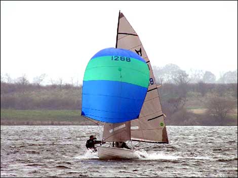 Sailing craft on Hornsea Mere 470