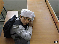 یک دانش آموز افغان