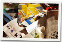 Sbwriel yn barod i'w ailgylchu