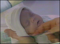 bebê abandonado na Itália