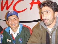 कप्तान मोहम्मद नबी और एसोसिएशन के प्रमुख अल्लाह दाद नूरी