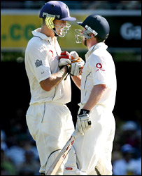 केविन पीटरसन और पॉल कॉलिंगवुड