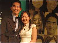 王世林和妻子琳娜在国际学生奖颁奖晚会上